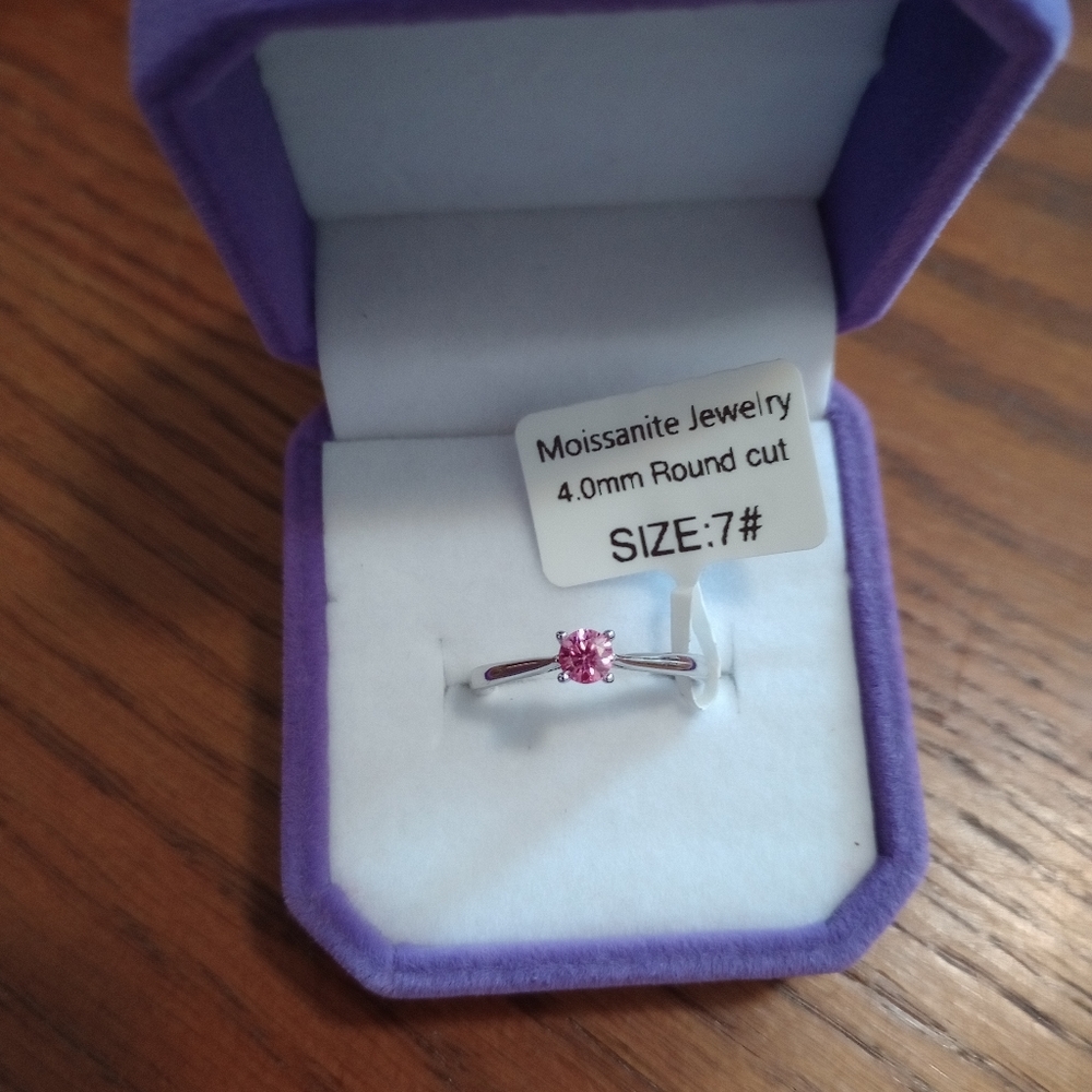 New s.925 sterling silver pink moissanite ring size 7.  .5 carat